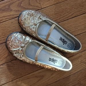 Circo girls gold slip on dress shoe size 13